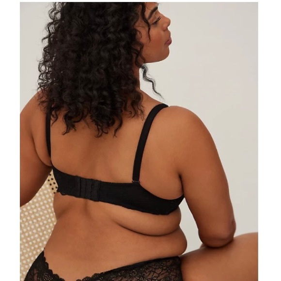 *NWOT* TORRID BLACK LACE PUSH-UP PLUNGE BRA - Picture 2 of 7